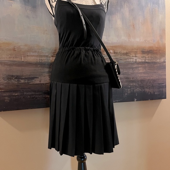 Rhonda Maternity black pleated skirt - Picture 2 of 14